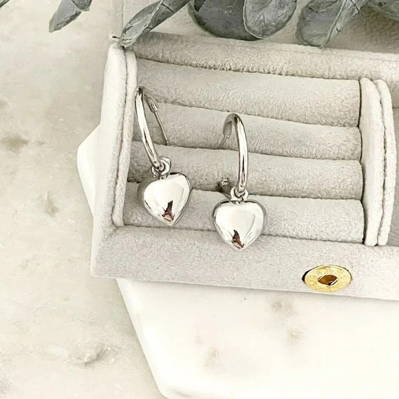 925 Sterling Silver Chunky Heart Hoop Earrings Dangle Heart Huggies - Picture 2 of 9